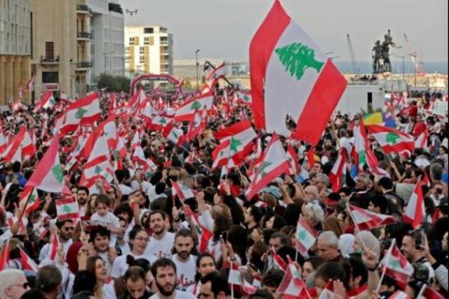 المتظاهرين في بيروت