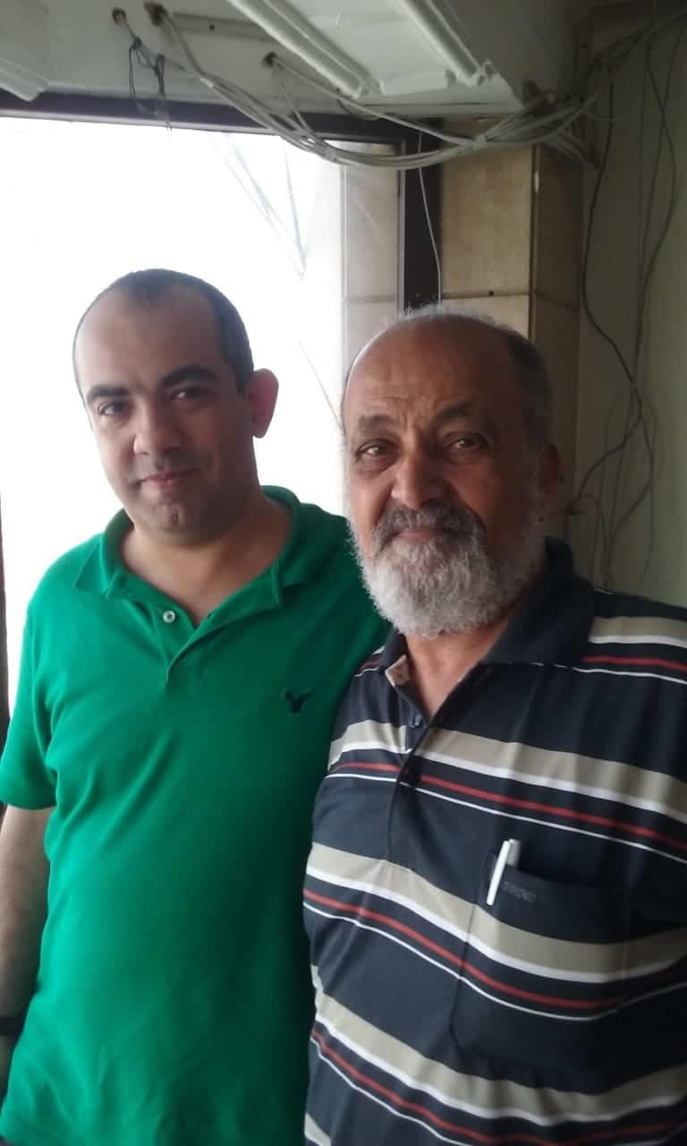 جاليري-مخرج الفيلم مع عبد المنعم قناوي أحد أبطال المقاومة الشعبية في حرب 1973