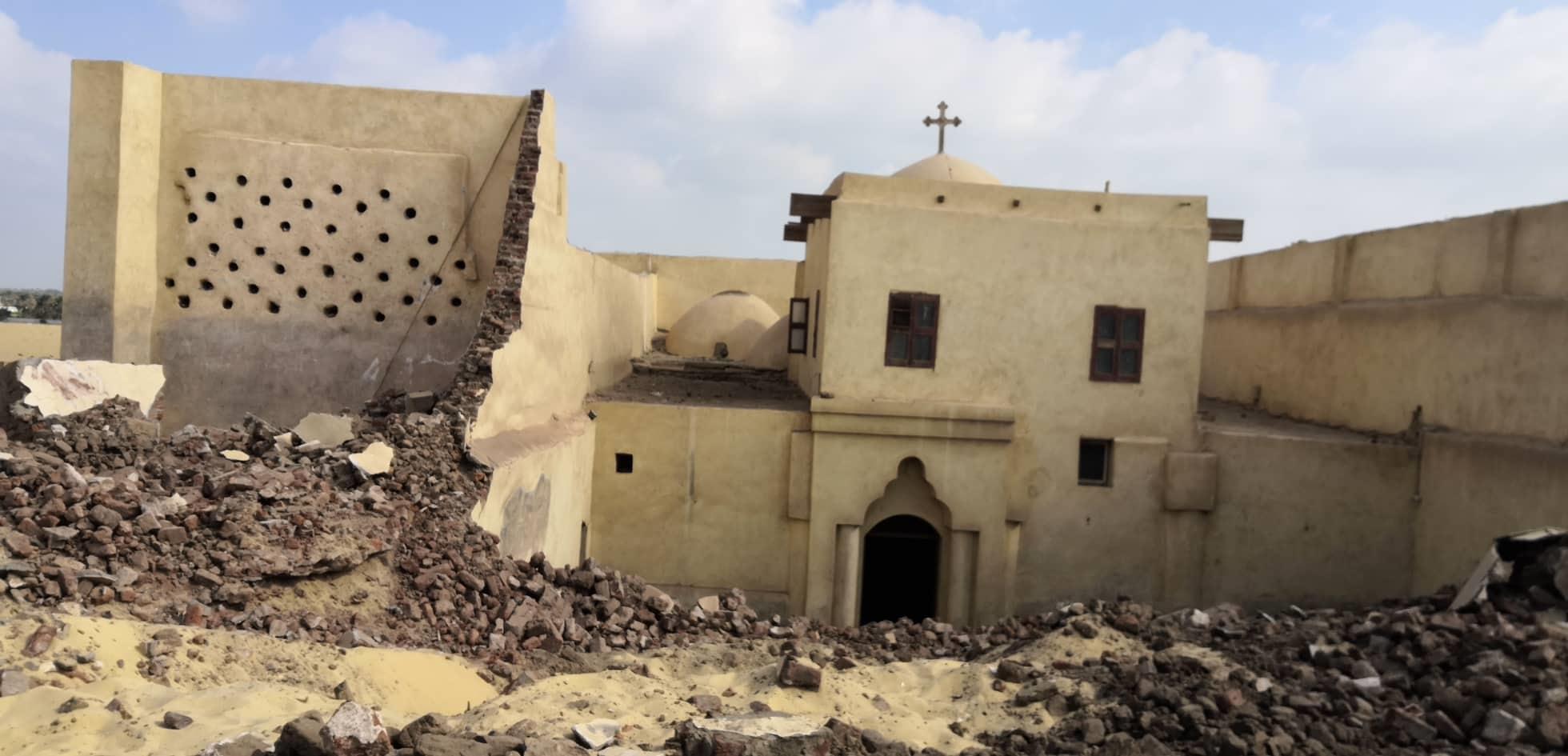 موقع انهيار سور كنيسة دير أبو فانا
