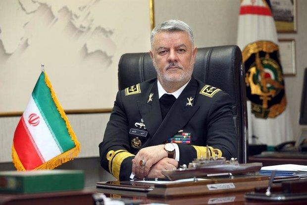 قائد القوات البحرية الايرانية الأدميرال حسين خانزا