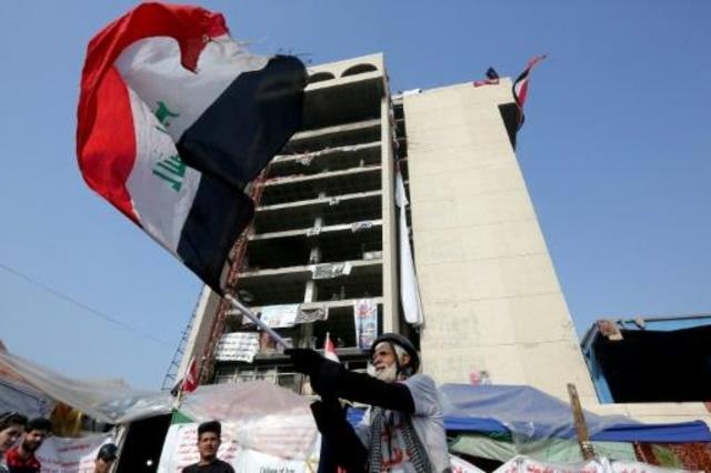 عراقيون يتظاهرون ضد الحكومة في بغداد الثلاثاء 17 ك
