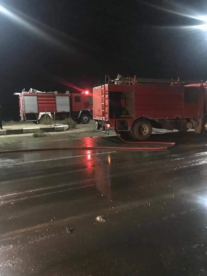 سيارات الإطفاء خلال تواجدها في الحادث