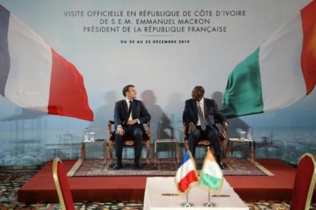 الرئيس الفرنسي إيمانويل ماكرون ورئيس ساحل العاج ال
