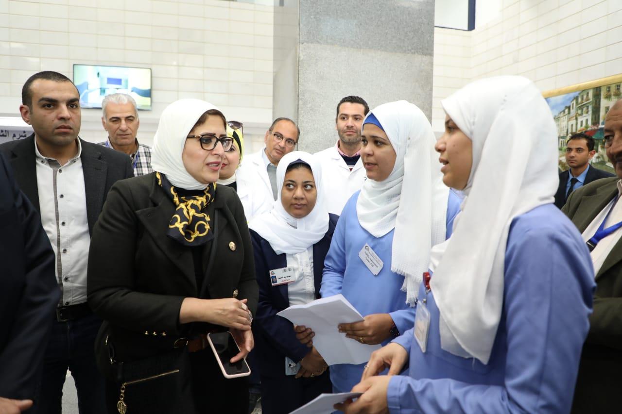 وزيرة الصحة تتفقد مستشفى شرم الشيخ