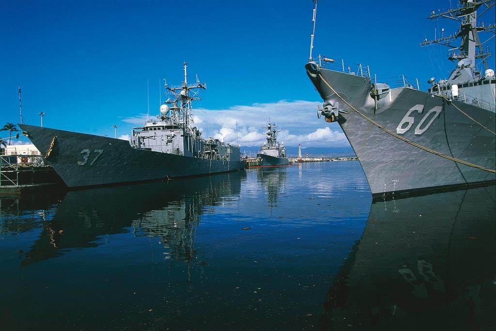 سفن البحرية الأمريكية في بيرل هاربر
