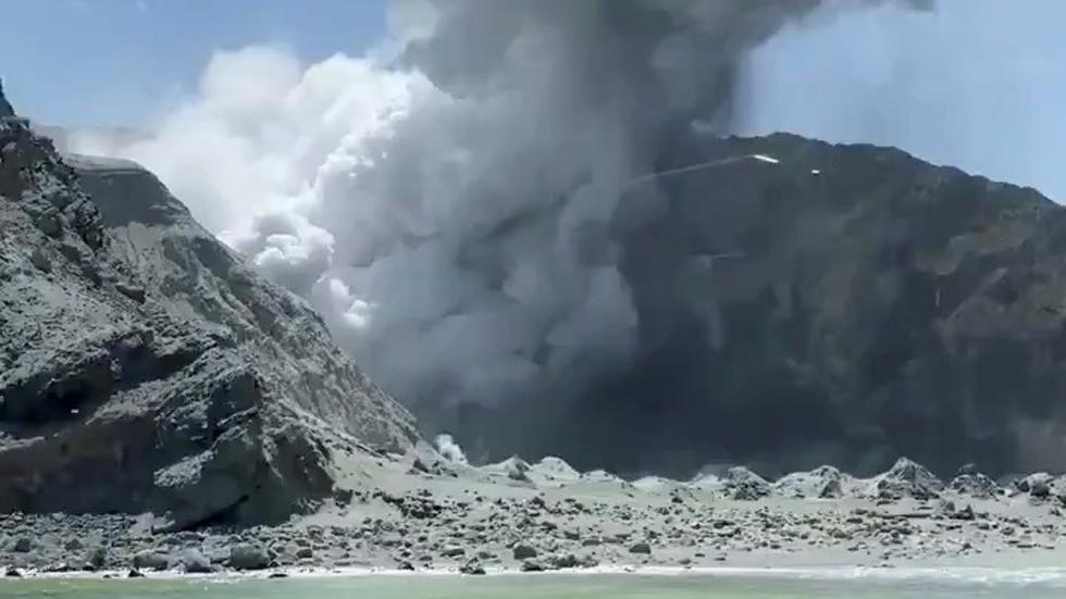 الثوران البركاني - ارشيفية