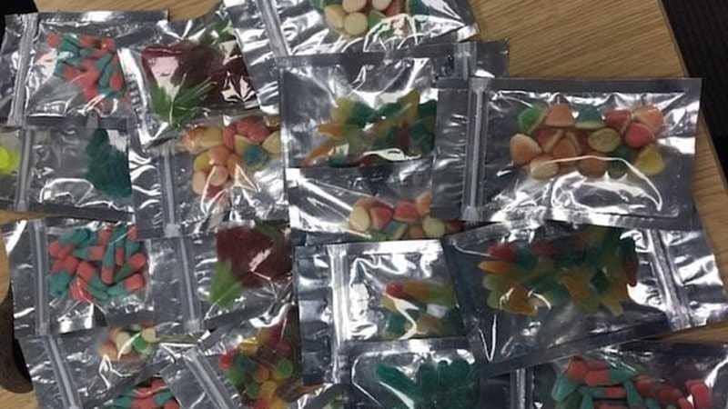 الحلويات المخدرة التي عثرت عليها الشرطة