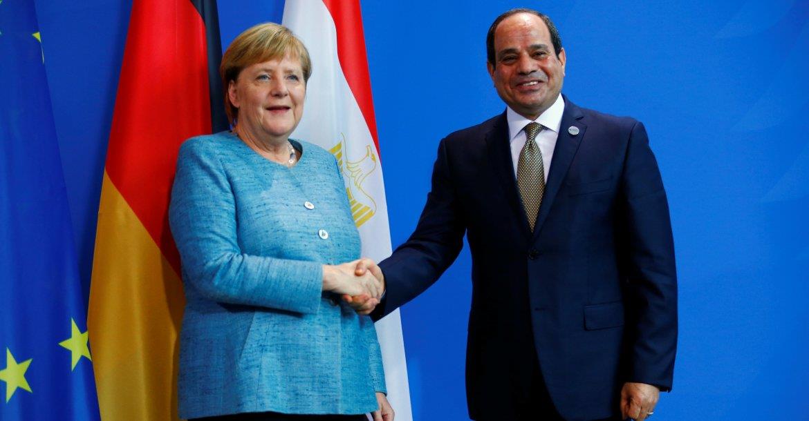 السيسي يؤكد لميركل تضامن مصر مع ألمانيا 