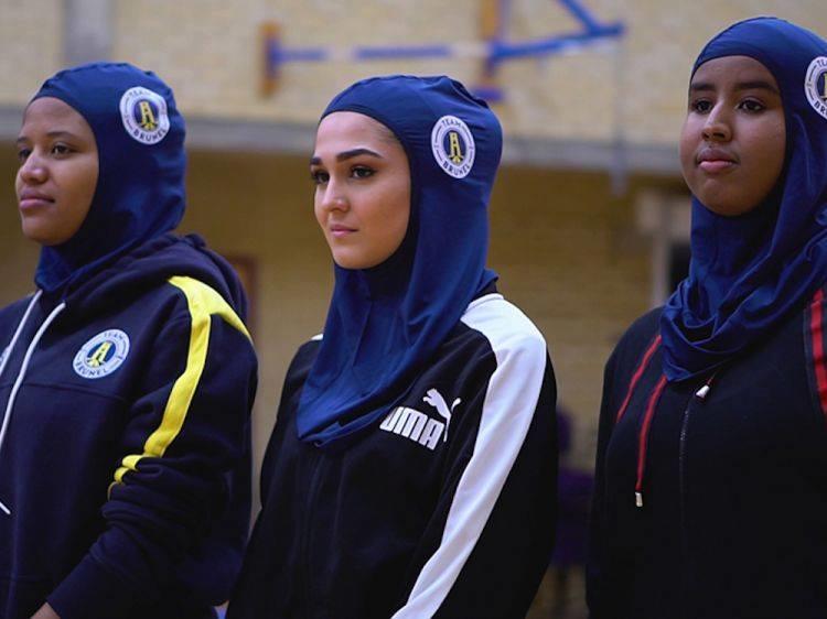 في سابقة من نوعها... جامعة بريطانية تصمم حجابا لتش