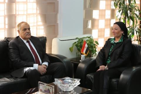 بروتوكول وزيرة البيئة مع رئيس الهيئة العربية للتصن