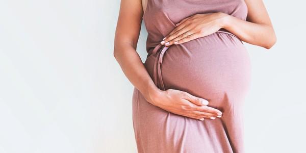  دراسة تكشف الحمل الأول يؤثر على نوم الأم لمدة 6 س