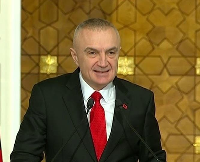 الرئيس الألباني إلير ميتا