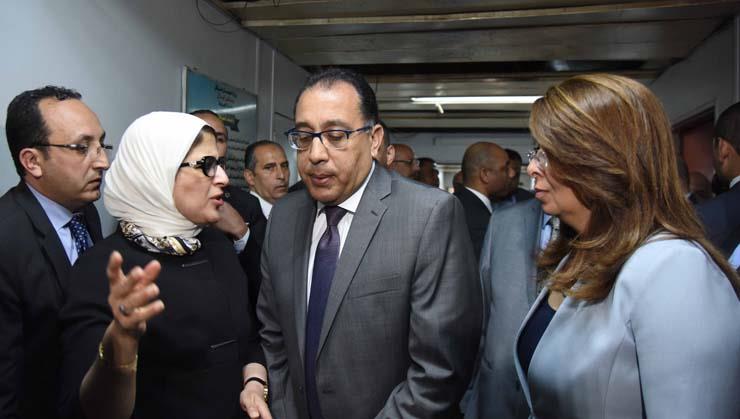 رئيس الوزراء يزور مصابي حادث محطة مصر 