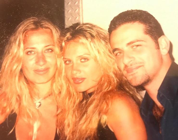 نيكول سابا تهنئ شقيقتها بعيد ميلادها