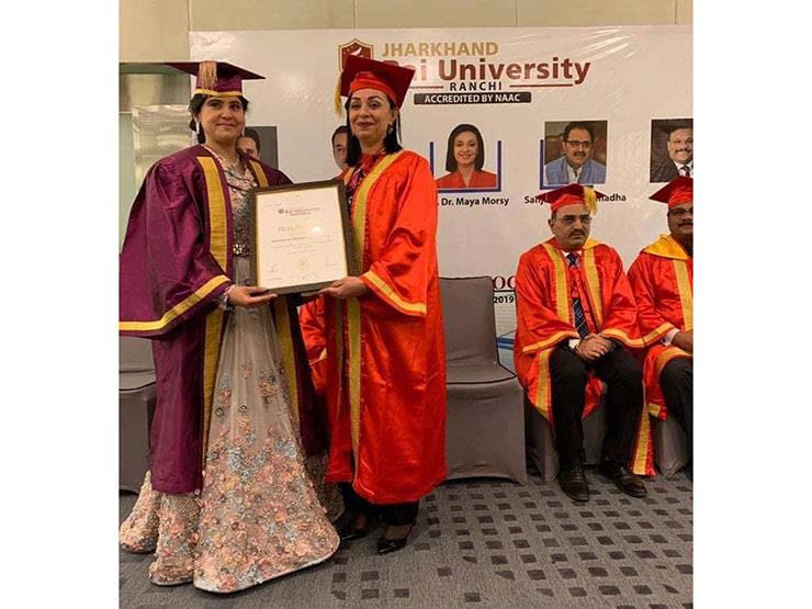 مايا مرسي تحصل على الدكتوراه الفخرية من جامعة هندي