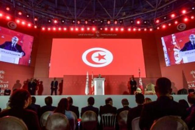 قيادتان للحزب الحاكم في تونس قبيل الانتخابات التشر