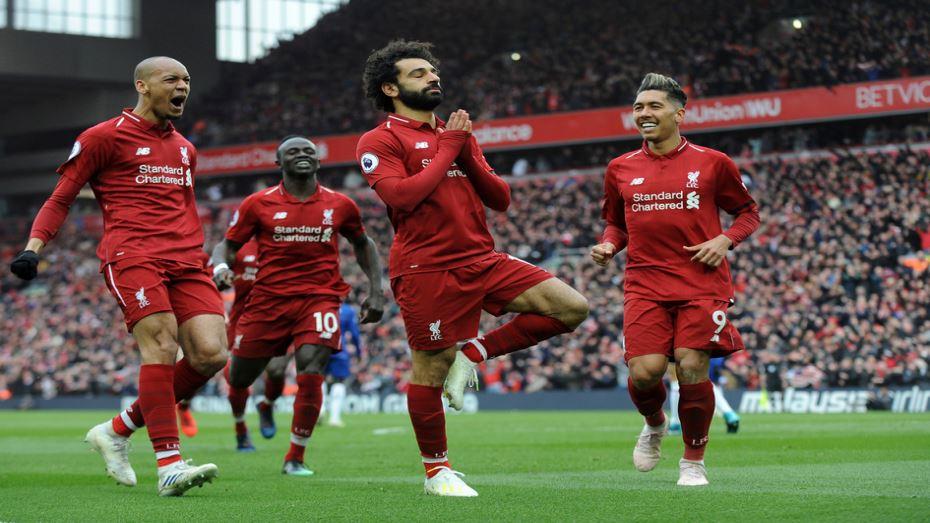 وقفة محمد صلاح بعد إحراز الهدف (2)