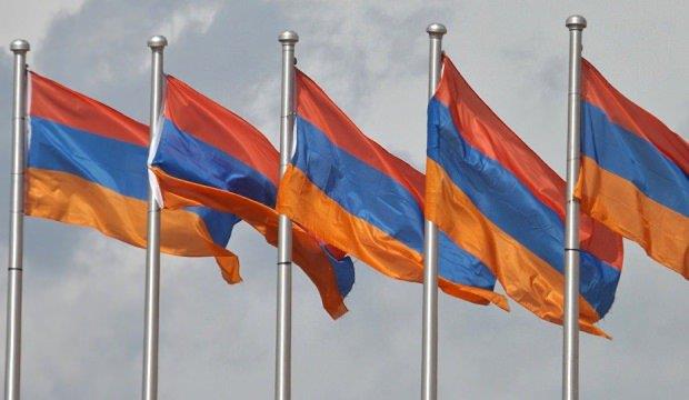 علم-أرمينيا