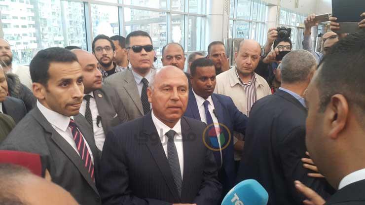 وزير النقل يتفقد محطة سيدي جابر