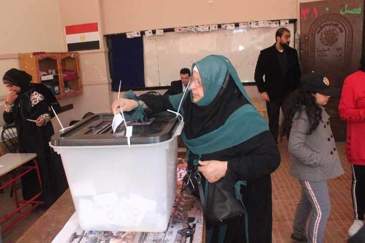 بدء عملية التصويت في الاستفتاء ببورسعيد٥_1