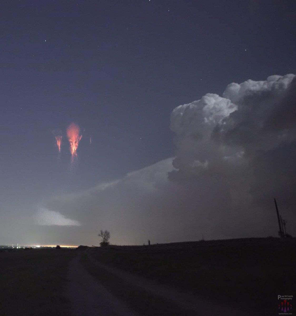 عفاريت البرق 2.. الصورة من حساب بول سميث على تويتر