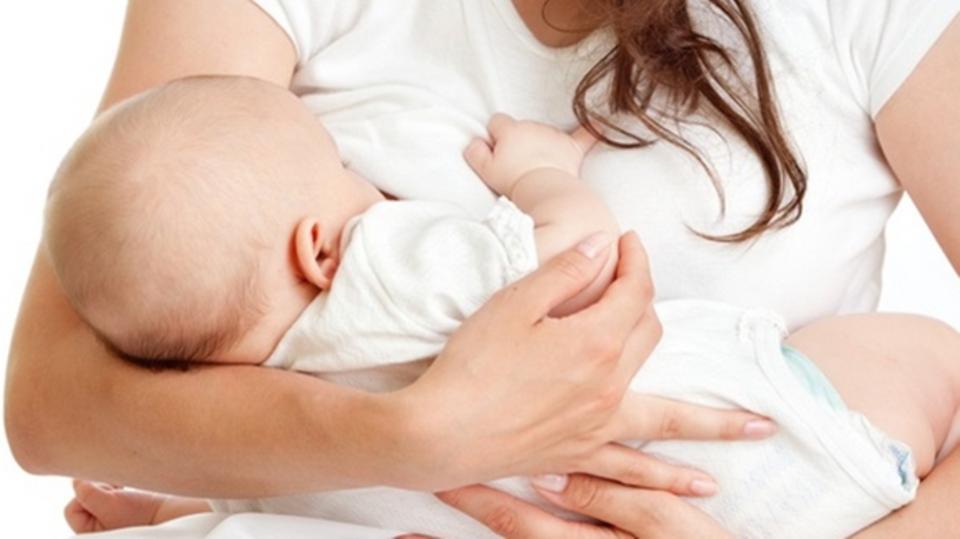 الرضاعة الطبيعية تساعد في اكتمال نمو دماغ الأطفال 