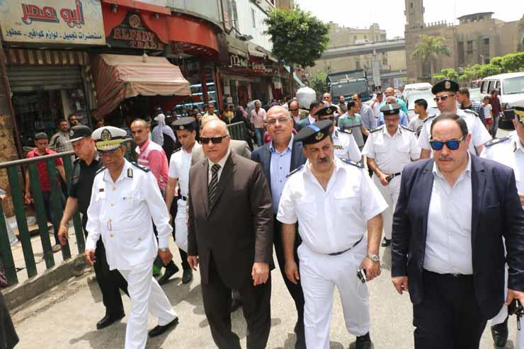 محافظ القاهرة يشرف على حملة لإعادة الانضباط