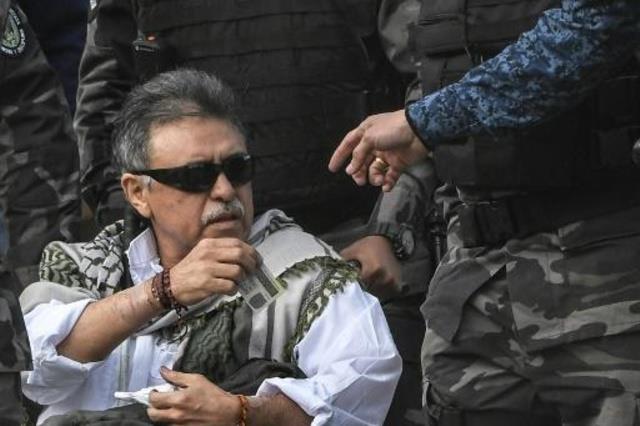 خيسوس سانتريتش القيادي في حركة التمرد الكولومبية