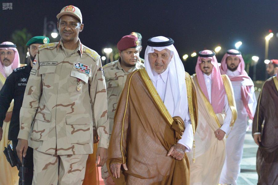 استقبال نائب رئيس المجلس العسكري السوداني بمطار ال