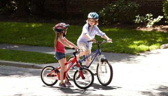 الاطفال وتعلم ركوب الدراجات الهوائية