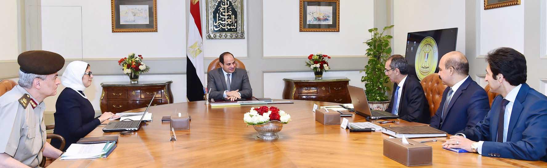 السيسي يلتقي وزيري الصحة والاتصالات