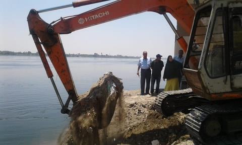 إزالة التعديات على نهر النيل                      