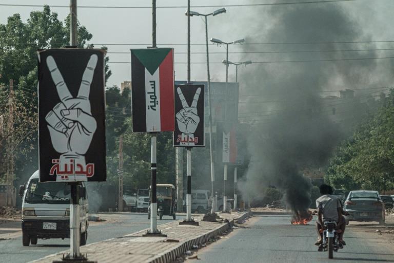 شارع من شوارع مدينة أم درمان في السودان في 21 حزير