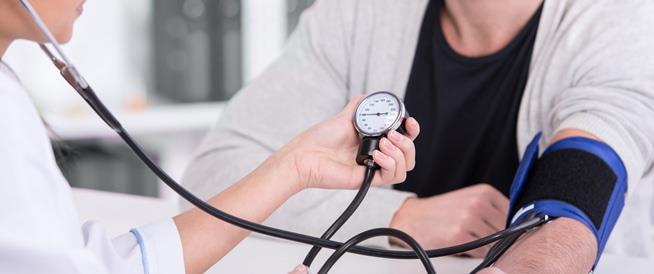 كيف يؤثر ارتفاع ضغط الدم على الكلى؟