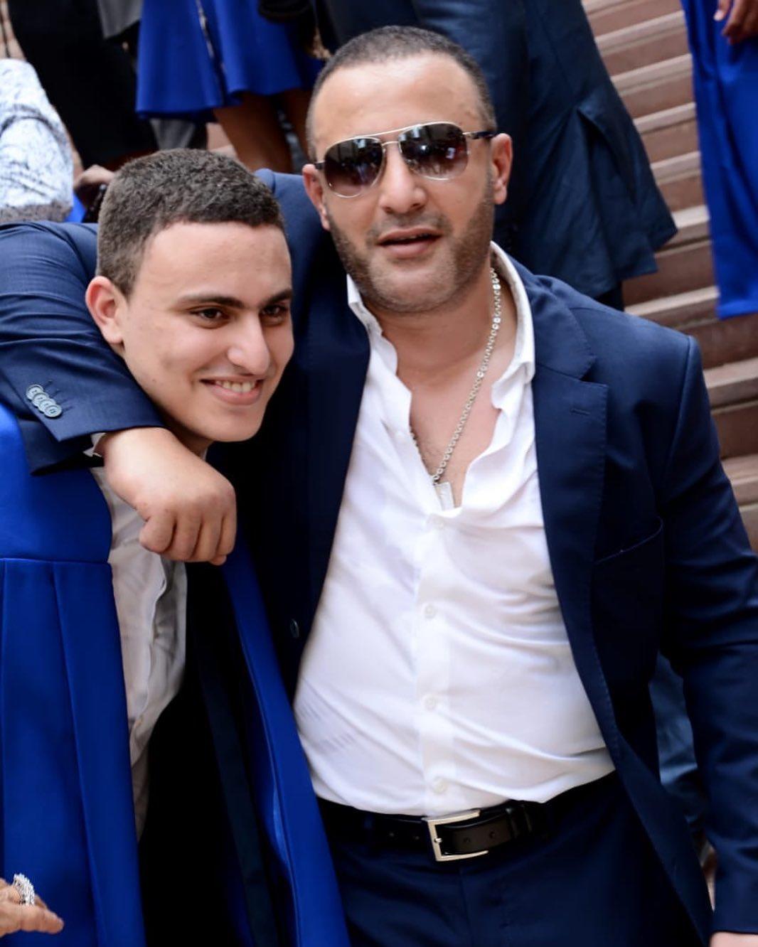 ياسين السقا مع والده