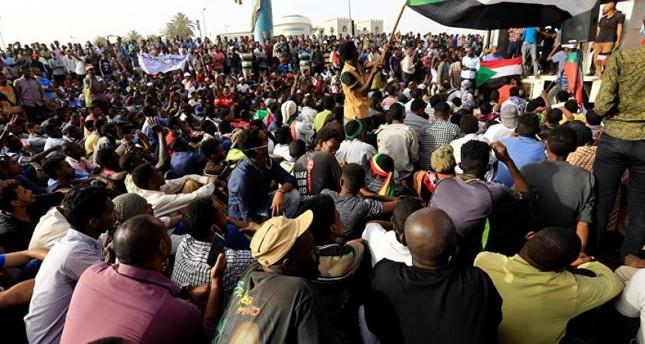 الاحتجاجات فى السودان
