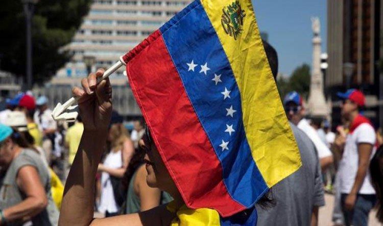 ​فنزويلا تعيد 59 كولومبيًا إلى بلادهم