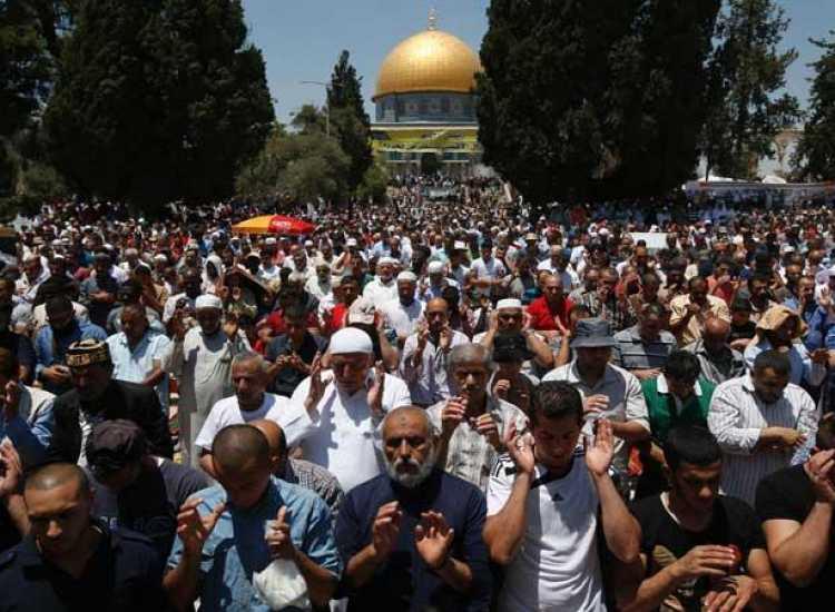 صلاة العيد في فلسطين