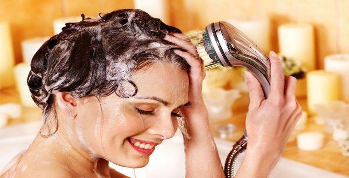 بـ5 خطوات.. إليك الطريقة الصحيحة لغسل الشعر