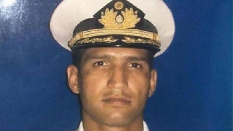 ضابط البحرية الكابتن رافايل أكوستا