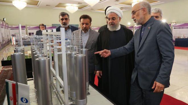 الرئيس الإيراني يقول إن الأطراف الأخرى لم تف بالتز