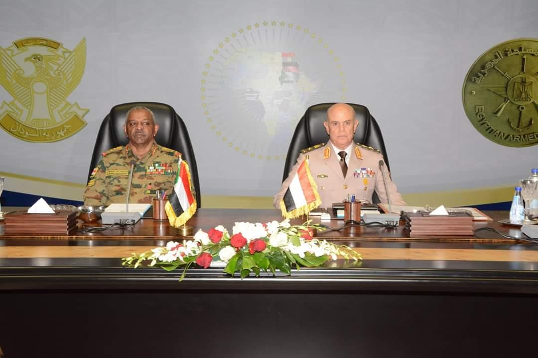 رئيس أركان حرب القوات المسلحة يلتقي نظيره السوداني