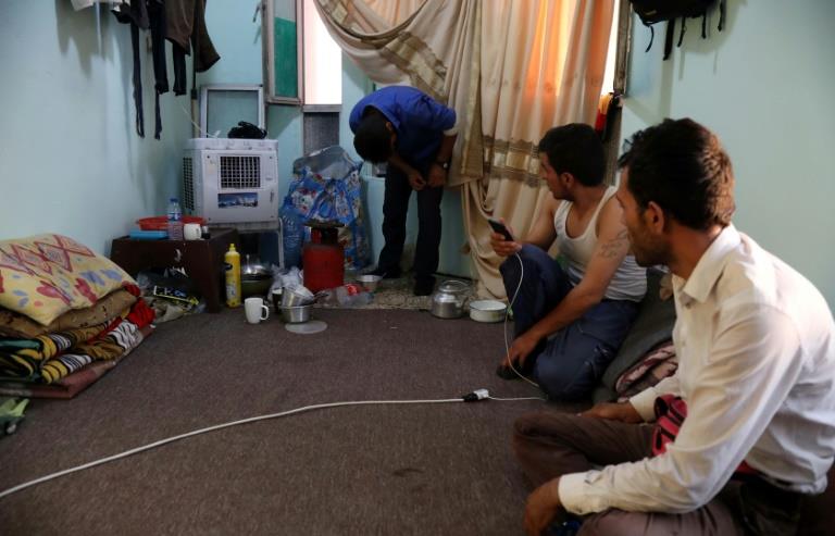 عمال ايرانيون في فندق صغير في اربيل في 1 تموزيوليو