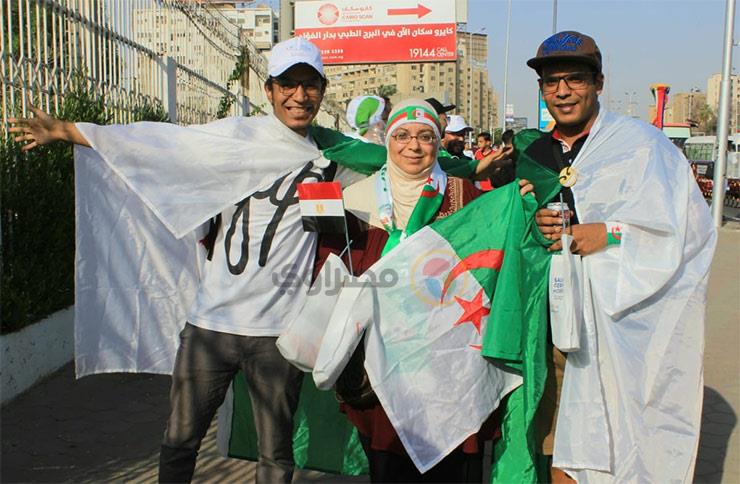 جزائريون شهدوا كأس ٩٠ ويحلمون بالبطولة بالثانية (1