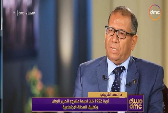 الدكتور أحمد الشربيني، عميد كلية الآداب بجامعة الق
