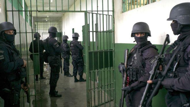 تخضع أغلب السجون في البرازيل لسلطة الولايات