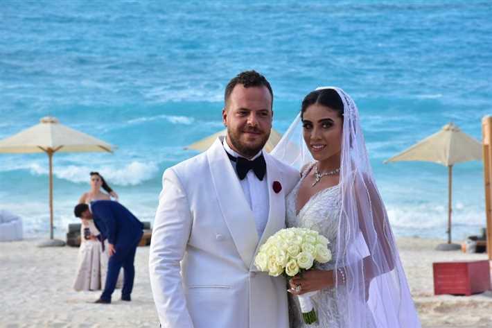 أحمد المصري وزوجته
