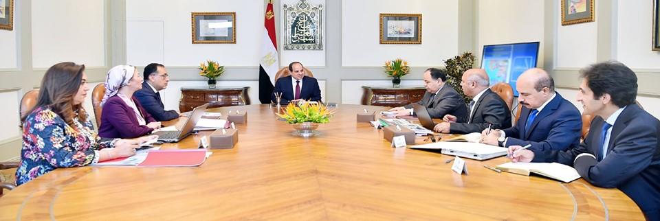 الرئيس يستعرض موقف تحويل الموانىء المصرية إلي خضرا