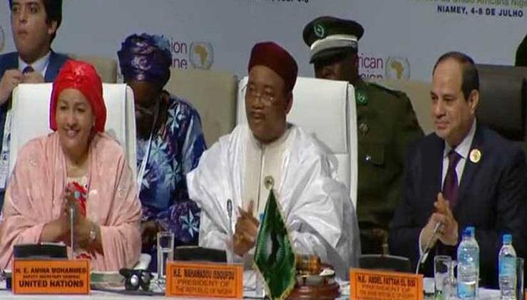 الرئيس السيسي ورئيس النيجر محمد إيوسفو