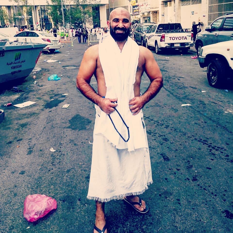 أحمد سعد بملابس الإحرام